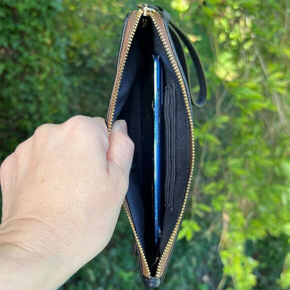 COACH Large Phone Wallet Wristlet in Signature Canvas w Kaffe Fassett Print NWOT - Picture 2 of 10